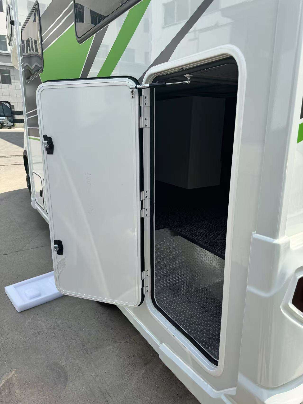Pintu akses kompartemen penyim - Luggage ulasan dan harga
